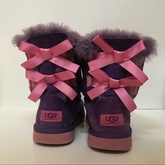 Authentic Ugg Bailey Bow II size 5 (fits women’s 7) - Picture 1 of 7